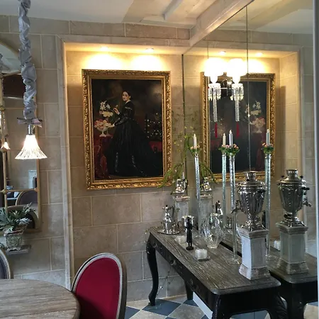 Place Dauphine Apartman *