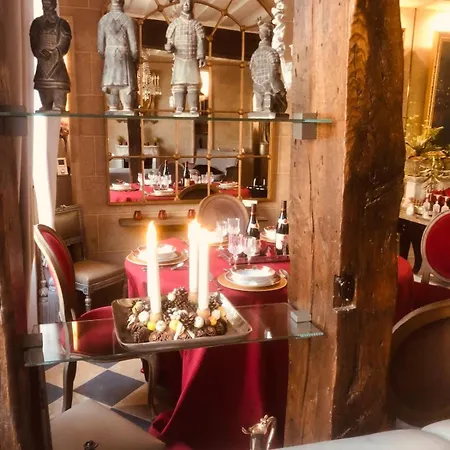 Place Dauphine Apartment