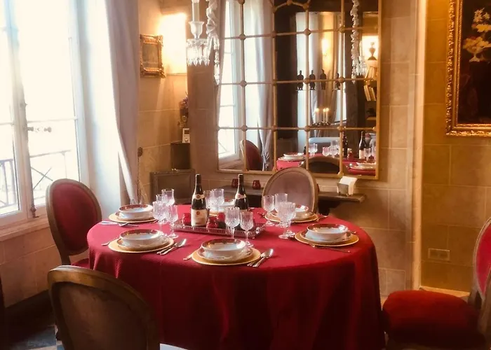 Place Dauphine Apartment *