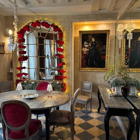 Place Dauphine * Paris